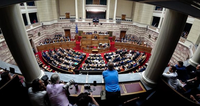 Ψήφος εμπιστοσύνης στην κυβέρνηση με 158 «ναί»