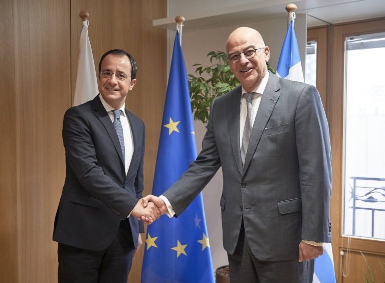 Τι συζήτησαν oι ΥΠΕΞ Δένδιας – Χριστοδουλίδης;