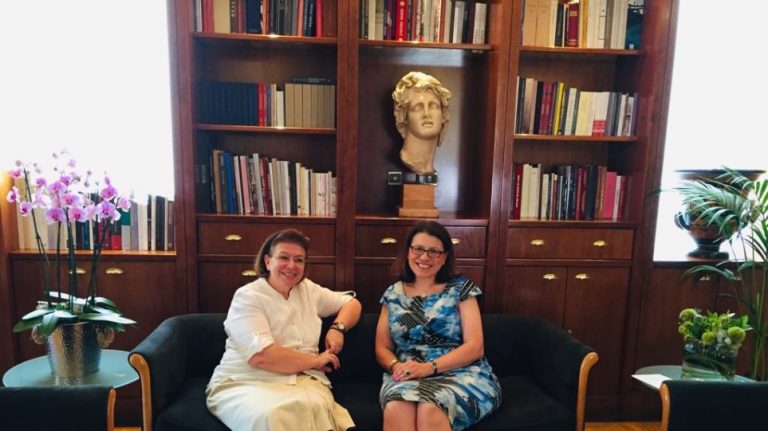 Συνάντηση Λίνας Μενδώνη με την υπουργό Υγείας της Αυστραλίας Τζένη Μικάκου