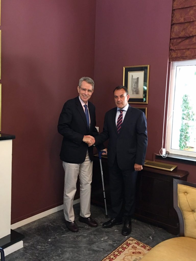 Συνάντηση με τον πρέσβη των ΗΠΑ είχε ο υπουργός άμυνας Νίκος Παναγιωτόπουλος