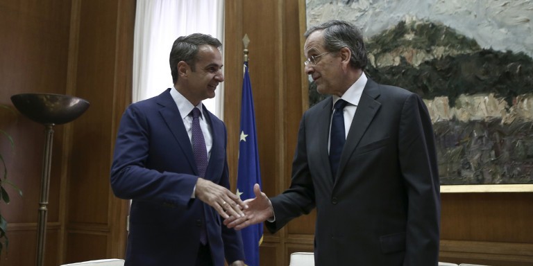 Συνάντηση Μητσοτάκη – Σαμαρά στην Βουλή (Φωτό)