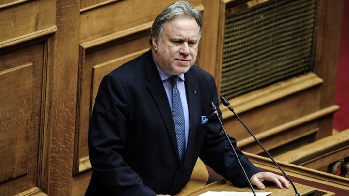 «Πλάτη» Κατρούγκαλου σε Τσίπρα για τη διεύρυνση του ΣΥΡΙΖΑ