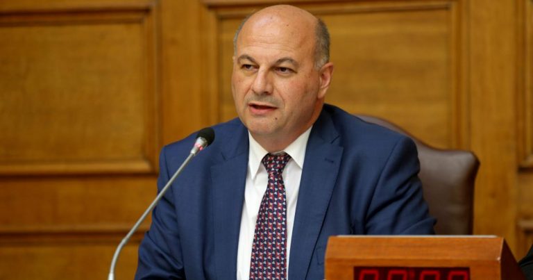 Έκρηξη Τσιάρα κατά ΣΥΡΙΖΑ: Είστε άσχετοι και αδιάβαστοι- Δεν παραγράφονται τα αδικήματα ενδοοικογενειακής βίας