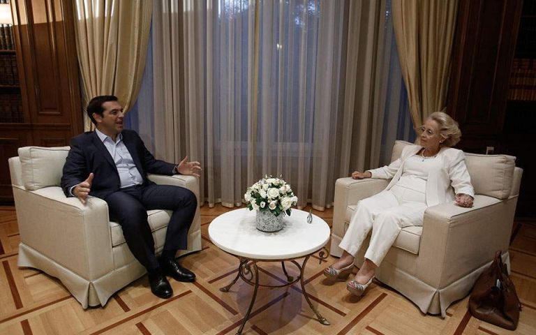 Συνάντηση Τσίπρα – Θάνου στην Κουμουδούρου