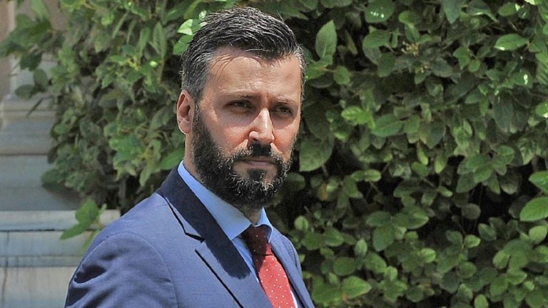 Κουκουλοφόροι επιχείρησαν να διαρρήξουν το σπίτι του Γιάννη Καλλιάνου
