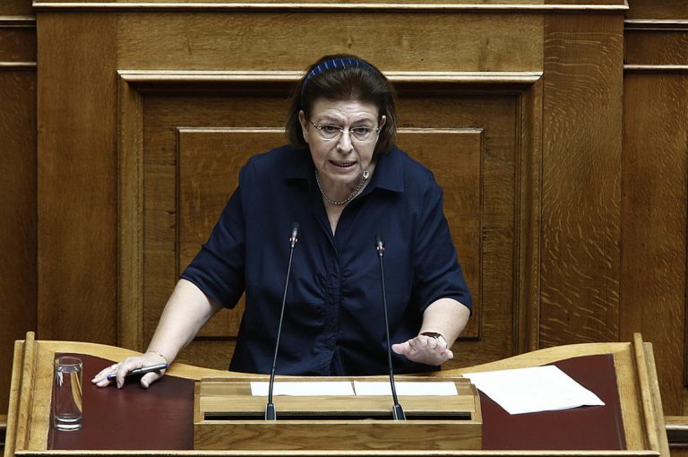 Μενδώνη: Aυστηριοποίηση των ποινών για αρχαιοκάπηλους και στην ανασυγκρότηση του ΤΑΠΑ