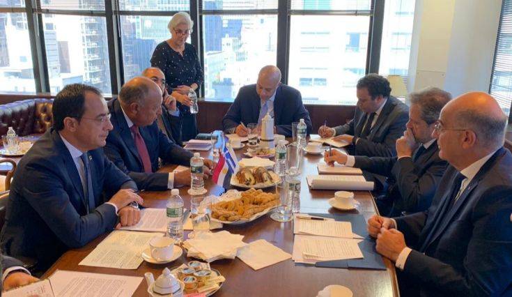 Ο σεβασμός των κυριαρχικών δικαιωμάτων στο επίκεντρο της Τριμερούς Συνάντησης Ελλάδας-Κύπρου-Αιγύπτου