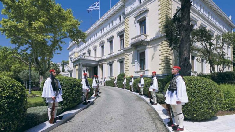 Δημοσκόπηση Prorata: Διχάζει τους πολίτες η εκλογή του Προέδρου της Δημοκρατίας