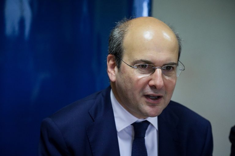 Χατζηδάκης: Γίνονται προσπάθειες για μείωση της τιμής του ρεύματος