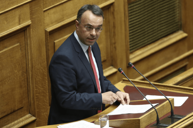 Νέο φορολογικό: Πόσο επηρεάζονται μισθωτοί, συνταξιούχοι και επαγγελματίες