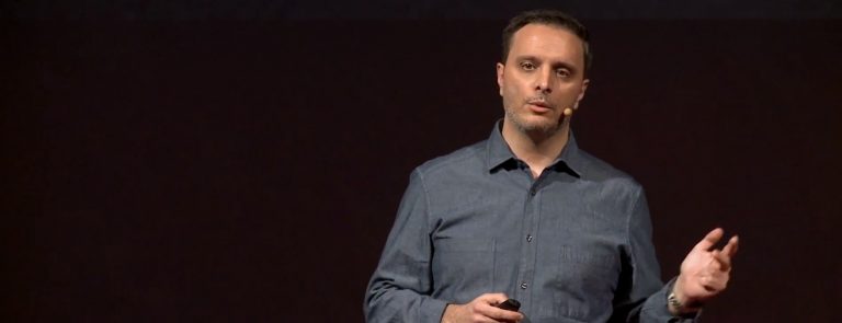 Ειδικός σύμβουλος του Μητσοτάκη σε δημιουργικό επίπεδο ο Στηβ Βρανάκης