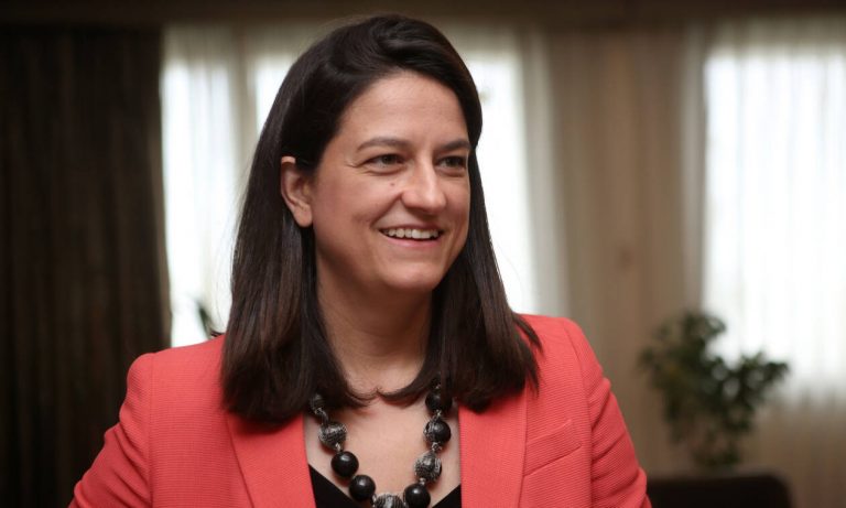 Νομοσχέδιο για την παιδεία: Όλες οι αλλαγές για πρότυπα, κολέγια, απόφοιτους και σημαιοφόρους