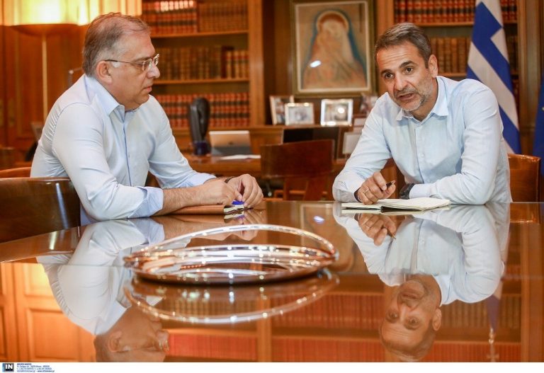 Ο Ο ΥΠΕΣ με τον πρωθυπουργό