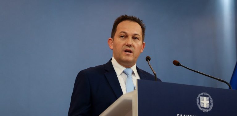 Πέτσας: Η βία από όσους διαδηλώνουν δεν είναι ανεκτή