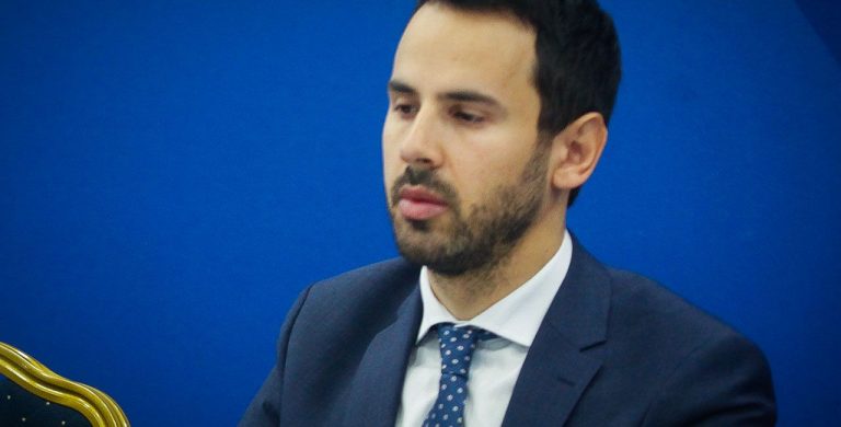 Ν. Ρωμανός: Να καταδικάσει το ΚΚΕ το στέλεχός του (Vid)