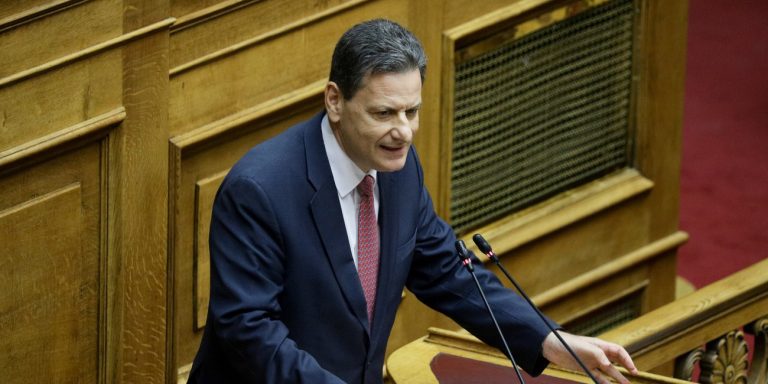 Απάντηση Σκυλακάκη στον Χαρίτση: Το δημοσιονομικό κενό που παραλάβαμε, καλύπτει το προσχέδιο του Προϋπολογισμού