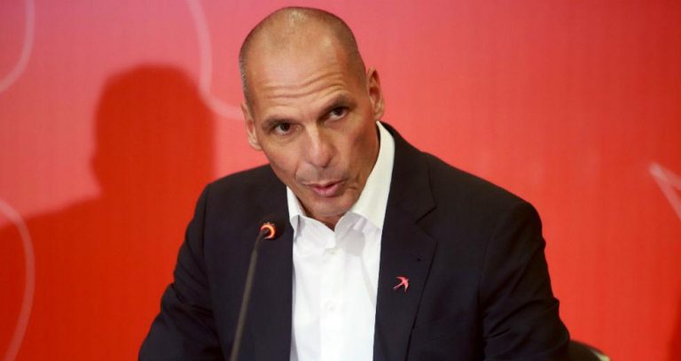 Βαρουφάκης: Λάθος η επέμβαση στην ΑΣΟΕΕ, ανόητες οι επιχειρήσεις στα Εξάρχεια