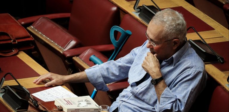 Ζουράρις: Δεν ψήφισα Σακελλαροπούλου γιατί με έχει βρίσει ο Μητσοτάκης Κώστας Ζουράρις