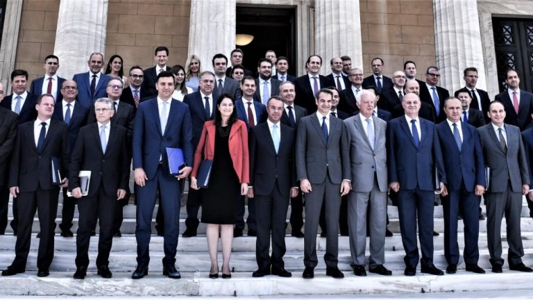 Μια δημοφιλή κυβέρνηση, δείχνει δημοσκόπηση