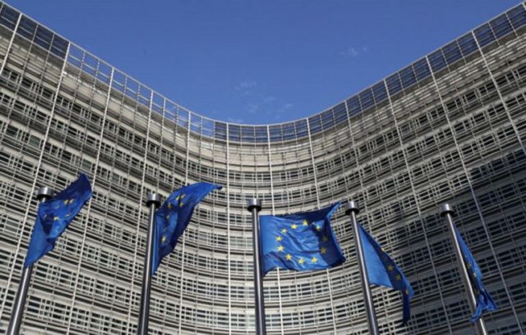 Η Κομισιόν ανησυχεί για τη βιωσιμότητα του ασφαλιστικού