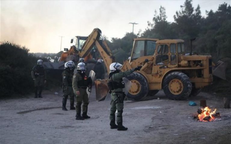 Γενική απεργία, μηνύσεις και συγκρούσεις- Σκηνικό χάους στα νησιά