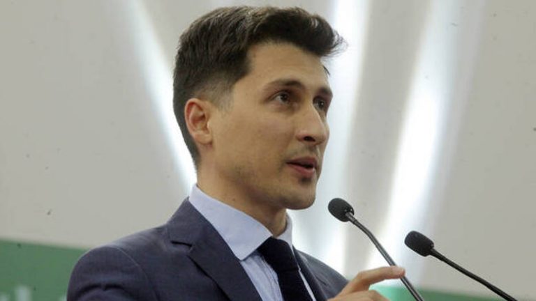 Χρηστίδης για ουρές σε τράπεζες: Οι πολίτες κάνουν αυτό που πρέπει, ας κάνει και η κυβέρνηση το αυτονόητο