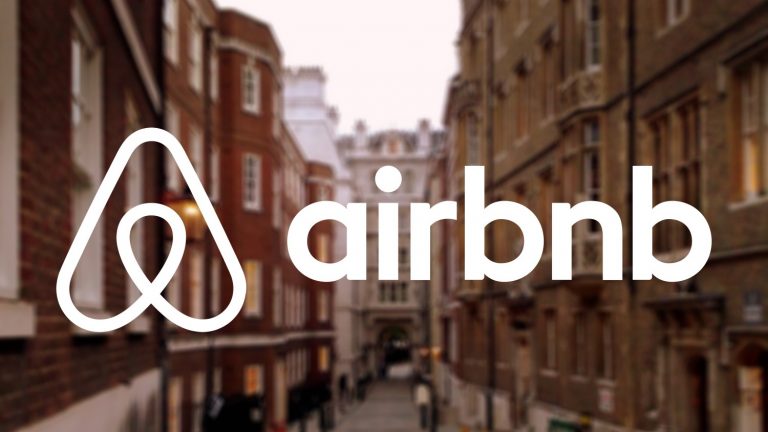 Η Airbnb προσφέρει αποζημίωση στους πελάτες της