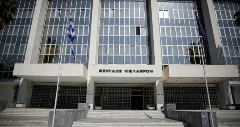 Παραδόθηκε στον ΑΠ το υλικό της Βουλής για την παραπομπή Παπαγγελόπουλου