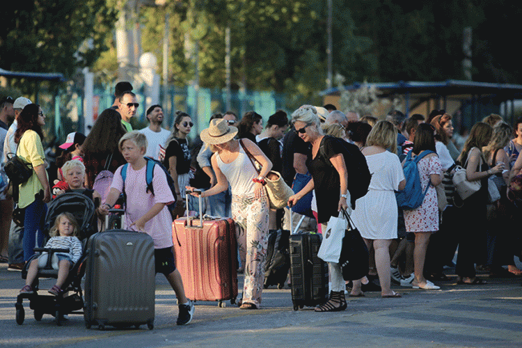 Κορονοϊός: Τα 50 ξενοδοχεία που θα παραμείνουν ανοικτά, σε όλη τη χώρα