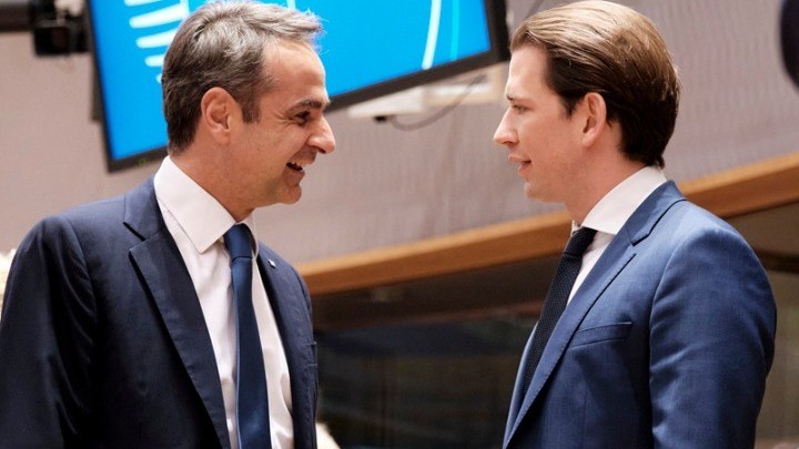 Κουρτς: Στηρίζουμε την Ελλάδα για να μη γονατίσει μπροστά στον Ερντογάν
