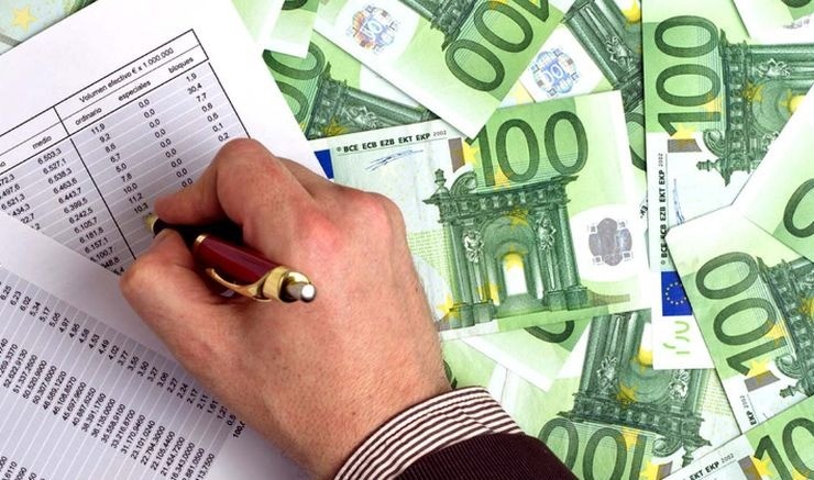 Διευκρινίσεις για τις δράσεις ενίσχυσης ρευστότητας: Τι ισχύει για εγγυήσεις νέων δανείων και επιδότηση τόκων