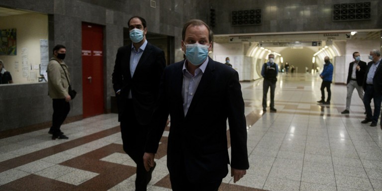 Καραμανλής-Κεφαλογιάννης στο μετρό στο Σύνταγμα