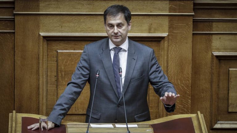 Την απομάκρυνση Θεοχάρη ζητεί ο ΣΥΡΙΖΑ