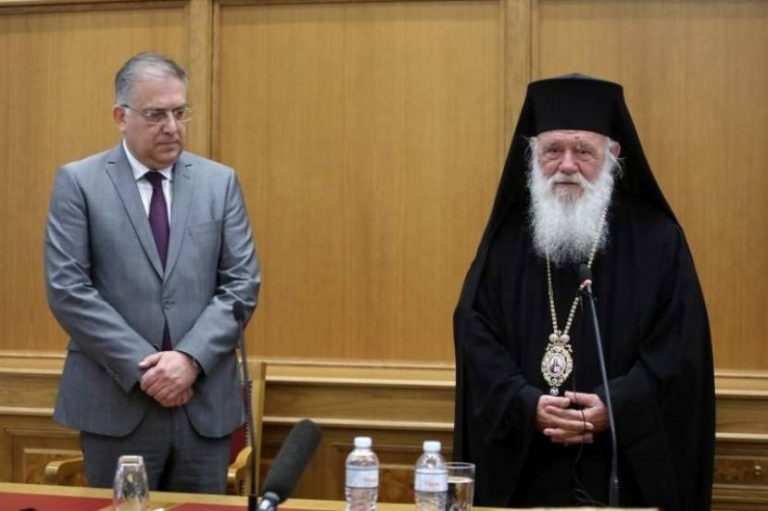 Συνάντηση Ιερώνυμου-Θεοδωρικάκου για τις προσλήψεις στις μητροπόλεις