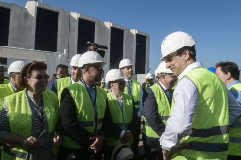 Στο Ελληνικό ο Μητσοτάκης – Μπήκαν οι μπουλντόζες