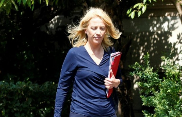 Ρένα Δούρου: “Νέα προκλητική παρουσία τουρκικής φρεγάτας στην Κάσο”