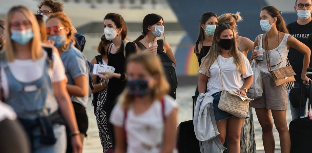 Κορονοϊός: Τεστ στα λιμάνια Πειραιά και Ραφήνας για τους εκδρομείς που επιστρέφουν μετά τον Δεκαπενταύγουστο