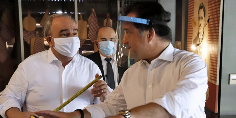 Κορονοϊός: Αρνητικοί Πλακιωτάκης- Γεωργιάδης- Παπαθανάσης – Ανέβασαν τα τεστ στο Twitter