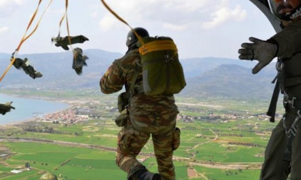 Τραγωδία στις Ένοπλες Δυνάμεις: Νεκρός αλεξιπτωτιστής που παρασύρθηκε από τον άνεμο