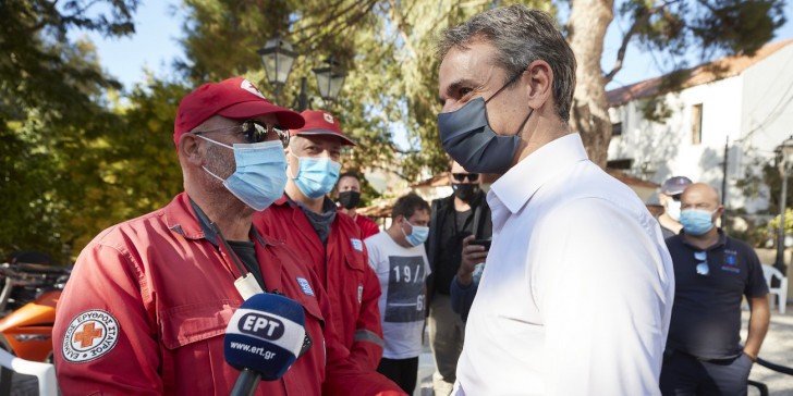 Handelsblatt: Πώς ο πρωθυπουργός Μητσοτάκης οδηγεί την Ελλάδα εν μέσω κρίσεων