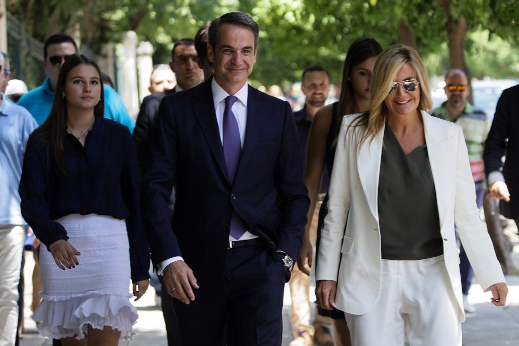 ΚΥΡΙΑΚΟΣ ΜΗΤΣΟΤΑΚΗΣ ΜΑΡΕΒΑ ΓΚΡΑΜΠΟΦΣΚΙ