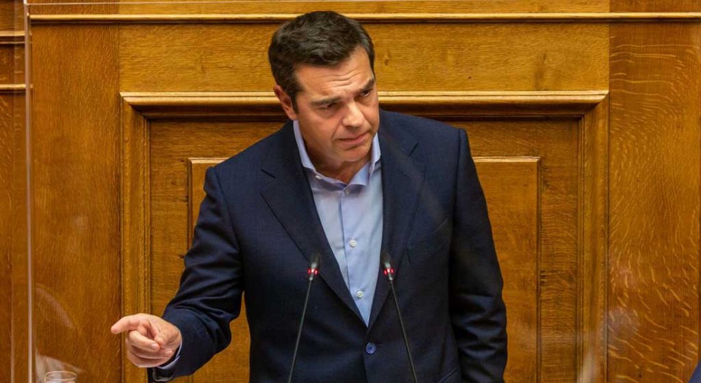 Αλέξης Τσίπρας από το βήμα μιλά για την πανδημία