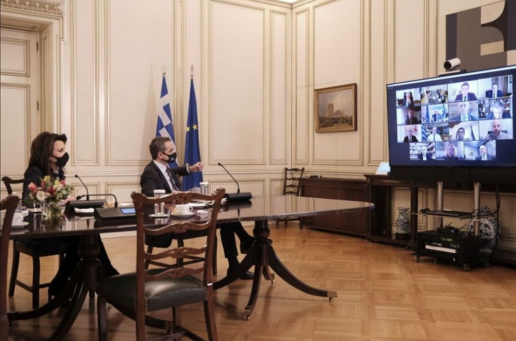 Μητσοτάκης: Εμβληματικό το 2021 – Ο εορτασμός της 200ης επετείου να έχει αποτύπωμα στο μέλλον Ο πρωθυπουργός Κυριάκος Μητσοτάκης και η Γιάννα Αγγελοπούλου
