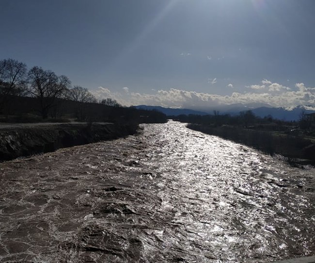 ποταμός υψηλή στάθμη 