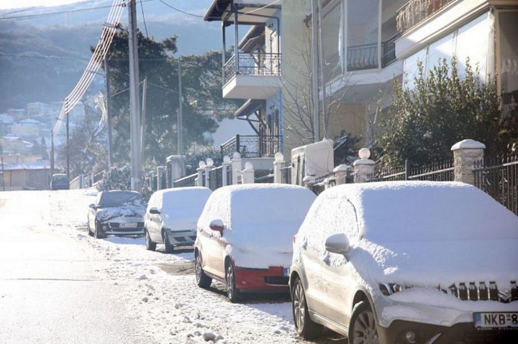 Κακοκαιρία «Λέανδρος»: Τρίτο κύμα χτυπά τη χώρα αυτοκίνητα χιόνι