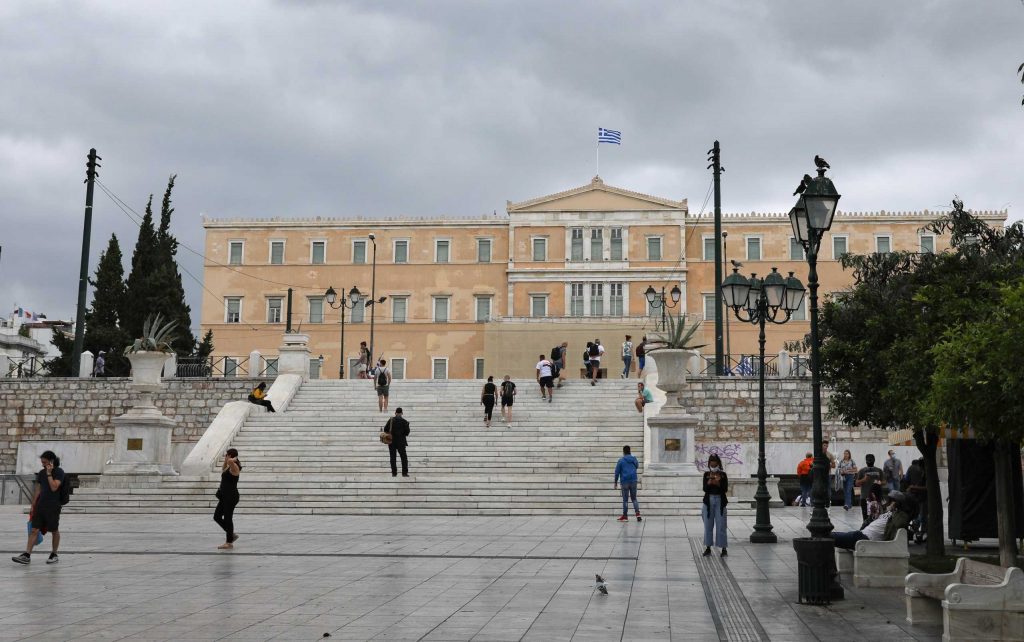 Κορονοϊός: Φόβοι για νέο καθολικό lockdown- Τα σενάρια που βρίσκονται στο τραπέζι των ειδικών συνταγμα