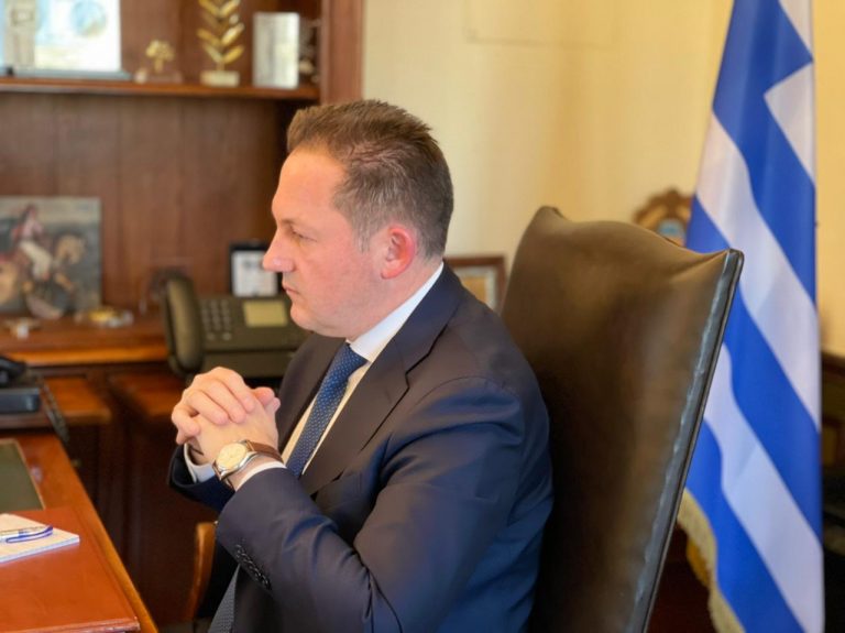 Πέτσας: Πιθανή επέκταση υποχρεωτικότητας εμβολιασμού σε δημοσίους υπαλλήλους