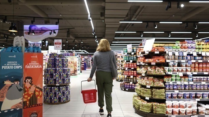 Έλεγχοι «σαρώνουν» την αγορά τροφίμων: Πάνω από 100 επιχειρήσεις στο στόχαστρο για υπερκέρδη market
